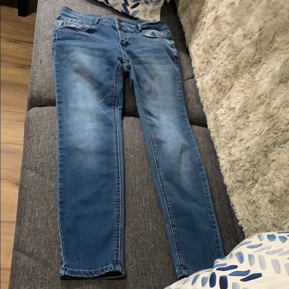 COPY - WAX JEAN || EUC Skinny Jeans - Picture 1 of 6